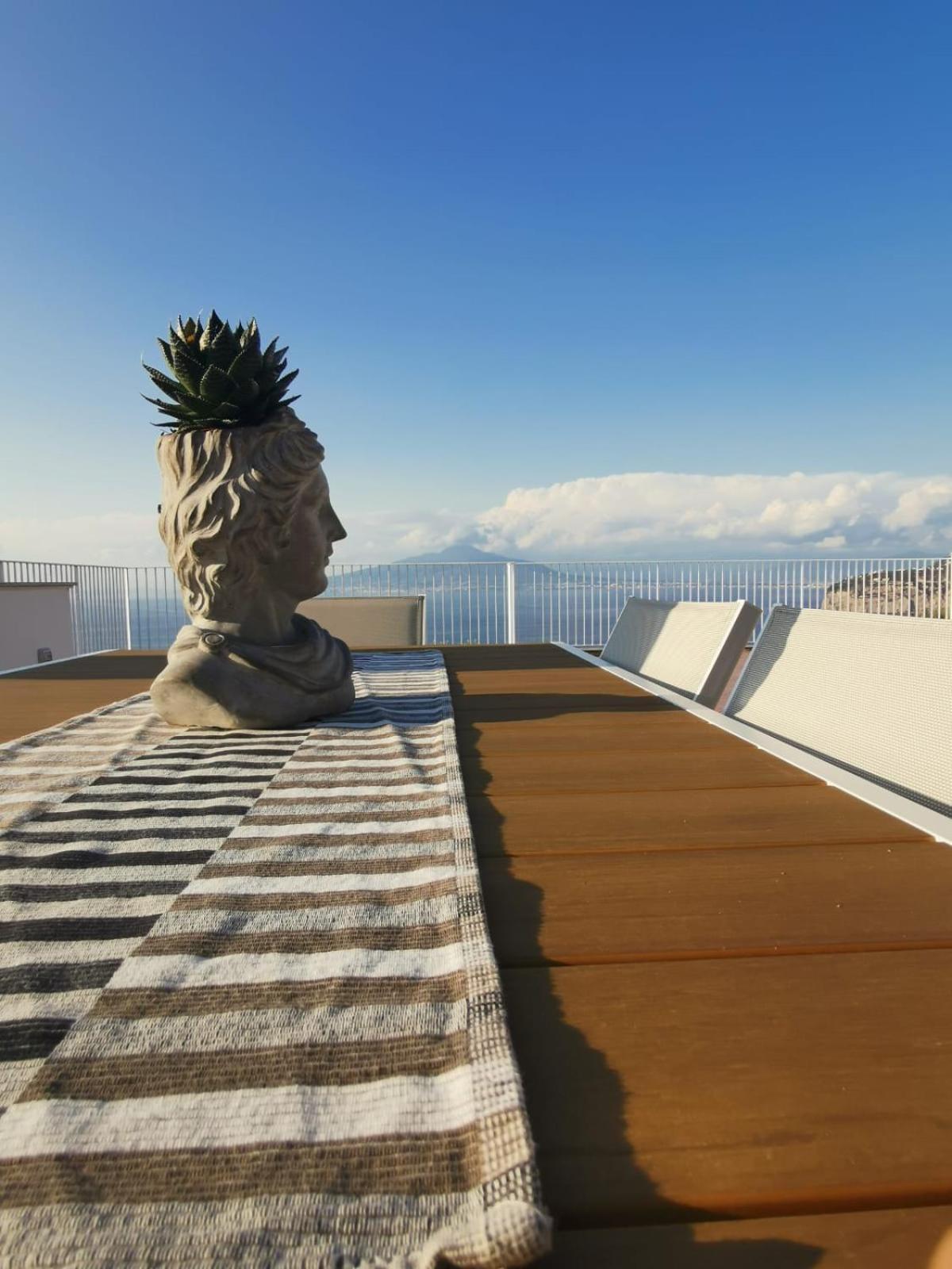 La Terrazza Sul Golfo Villa Sorrento Bagian luar foto